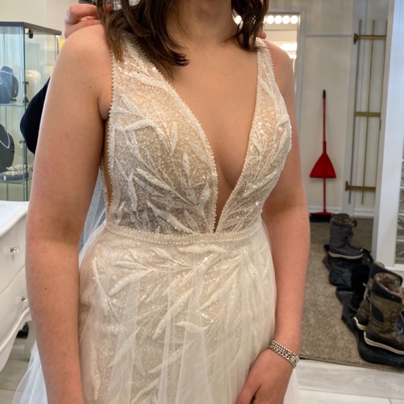 Eva Lendel Rebeka Wedding Dress - Picture 9 of 10